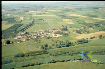 Aerdt Luchtfoto Dorp En Uiterwaarden