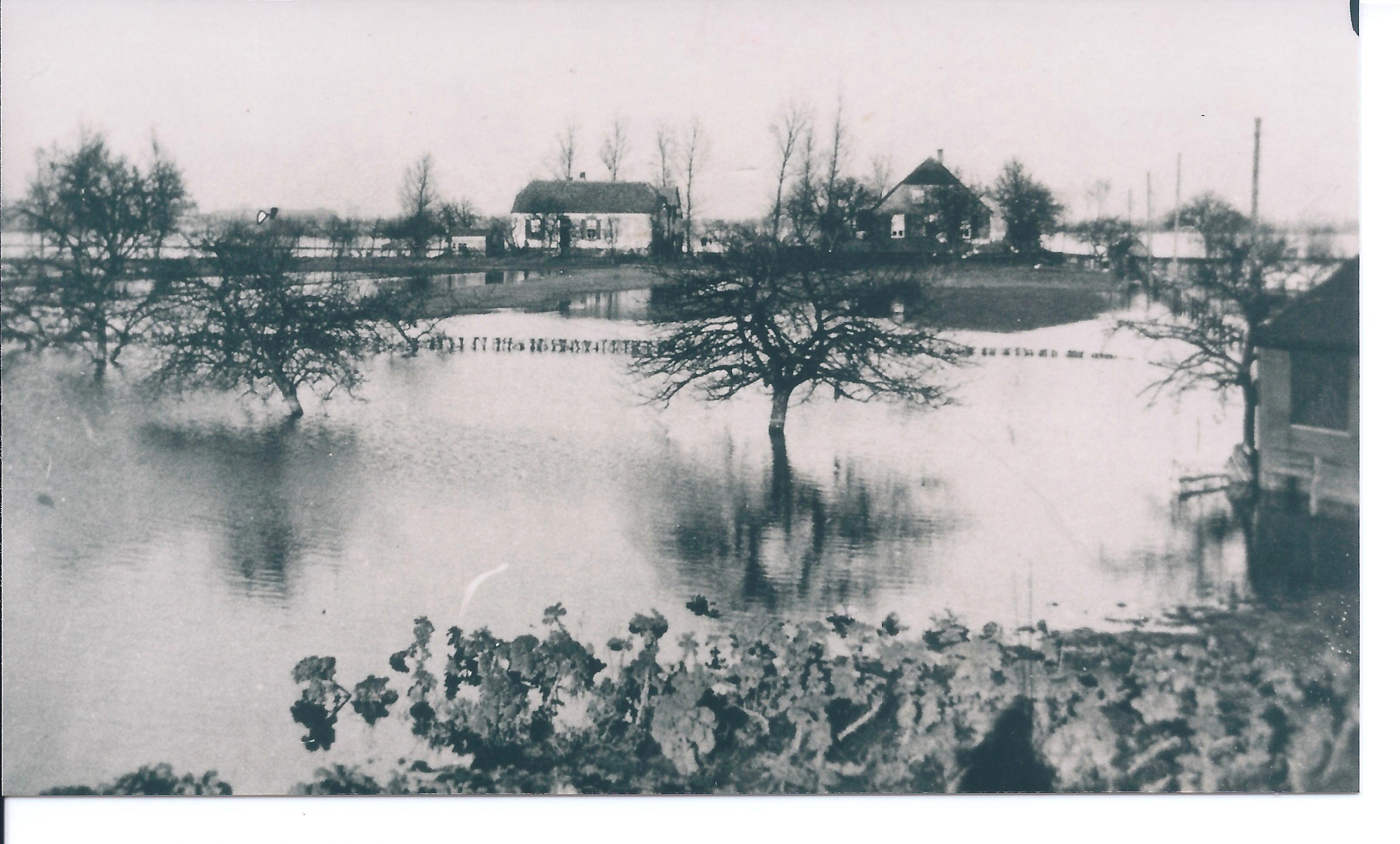 Aerdt Collectie T Hendriksen Hoogwater Op De Hank In Boven Aerdt