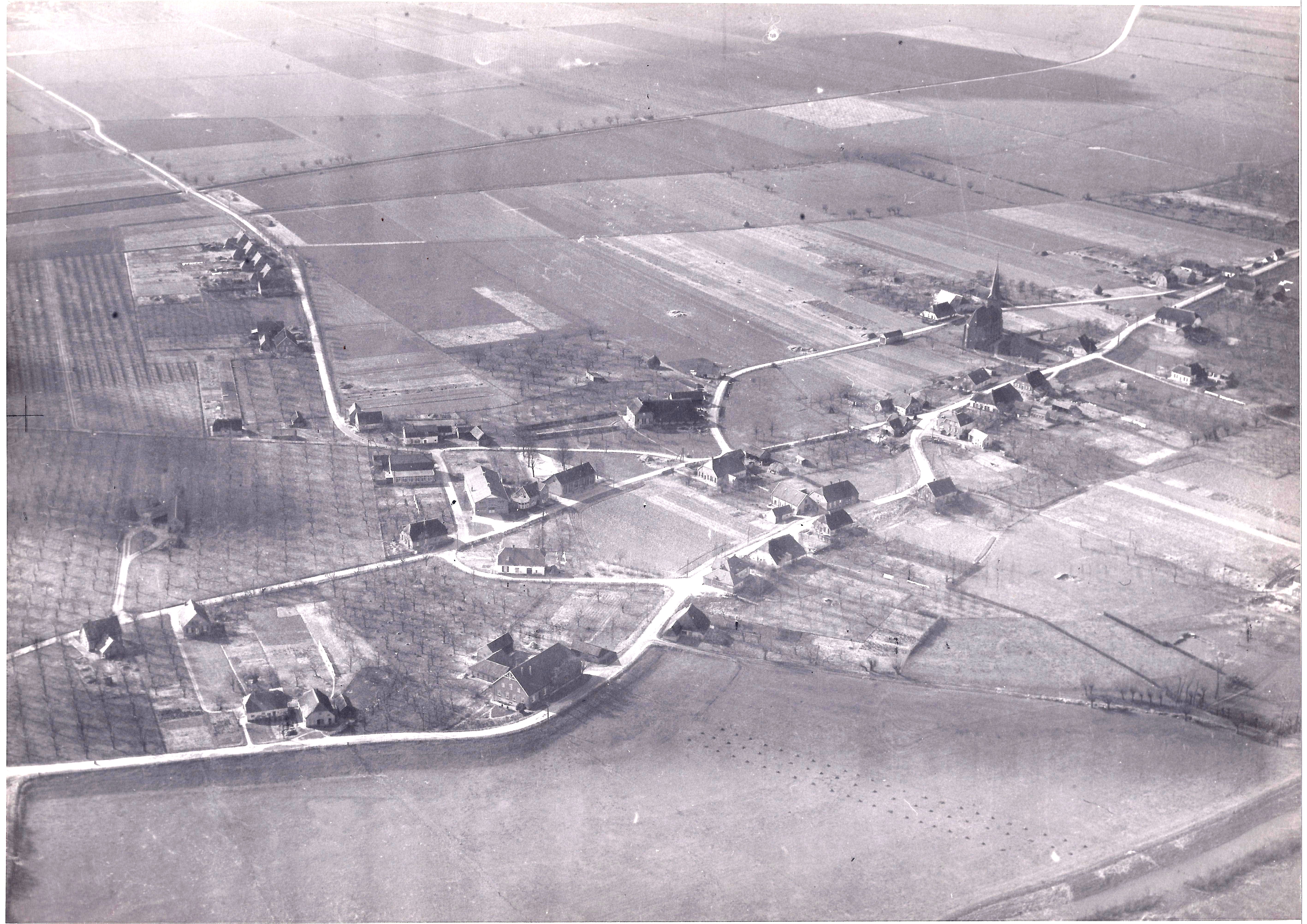 Aerdt Luchtfoto Gemeente Herwen En Aerdt 1954 Dorpsrand Collectie Gemeente Rijnwaarden