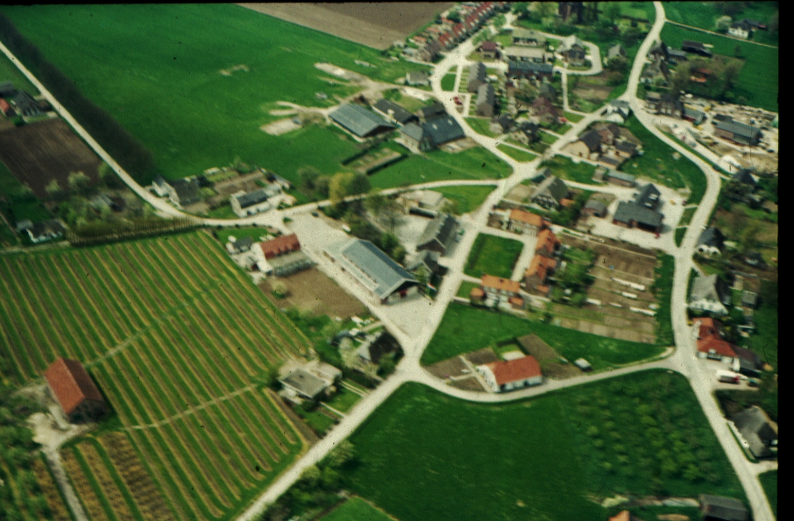 Aerdt Luchtfoto Rechts De Haemmaeker Collectie GB Janssen